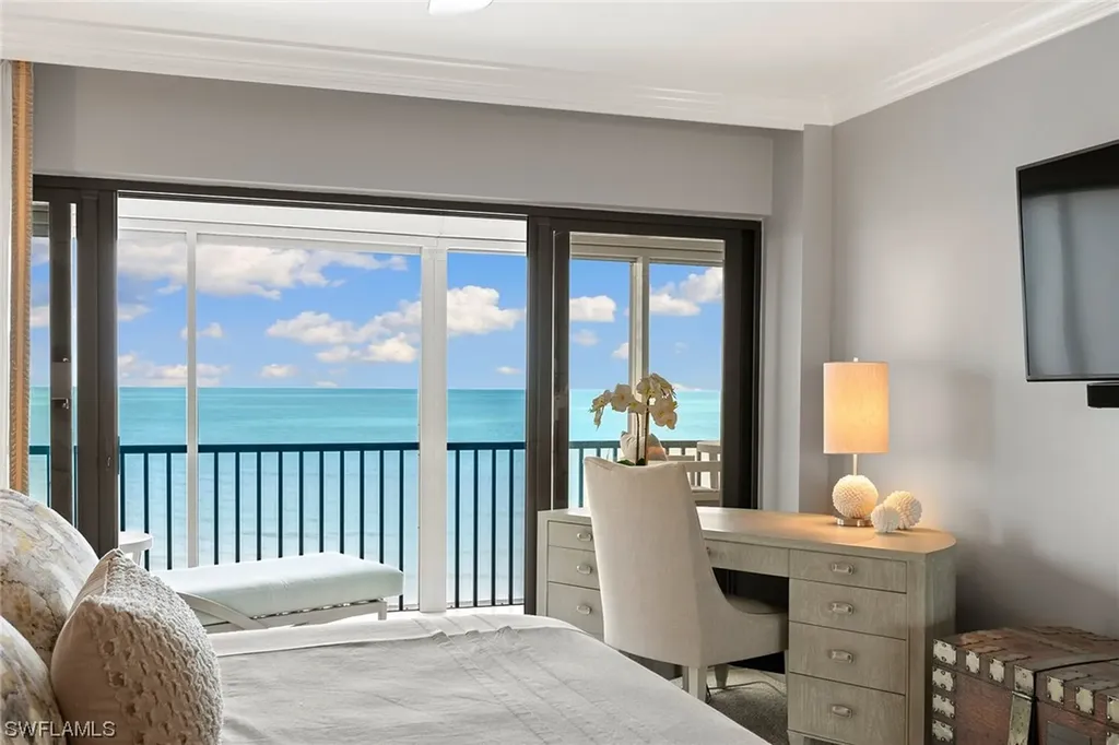 2171 Gulf Shore Boulevard N Naples FL 34102
