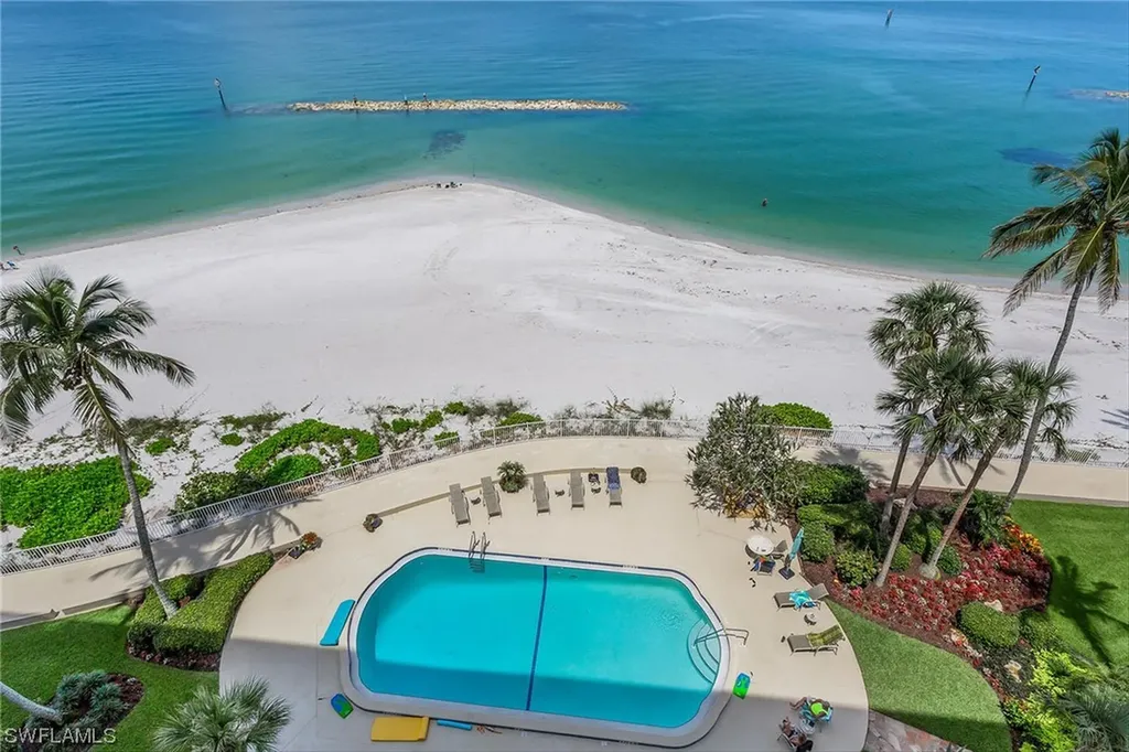 2171 Gulf Shore Boulevard N Naples FL 34102