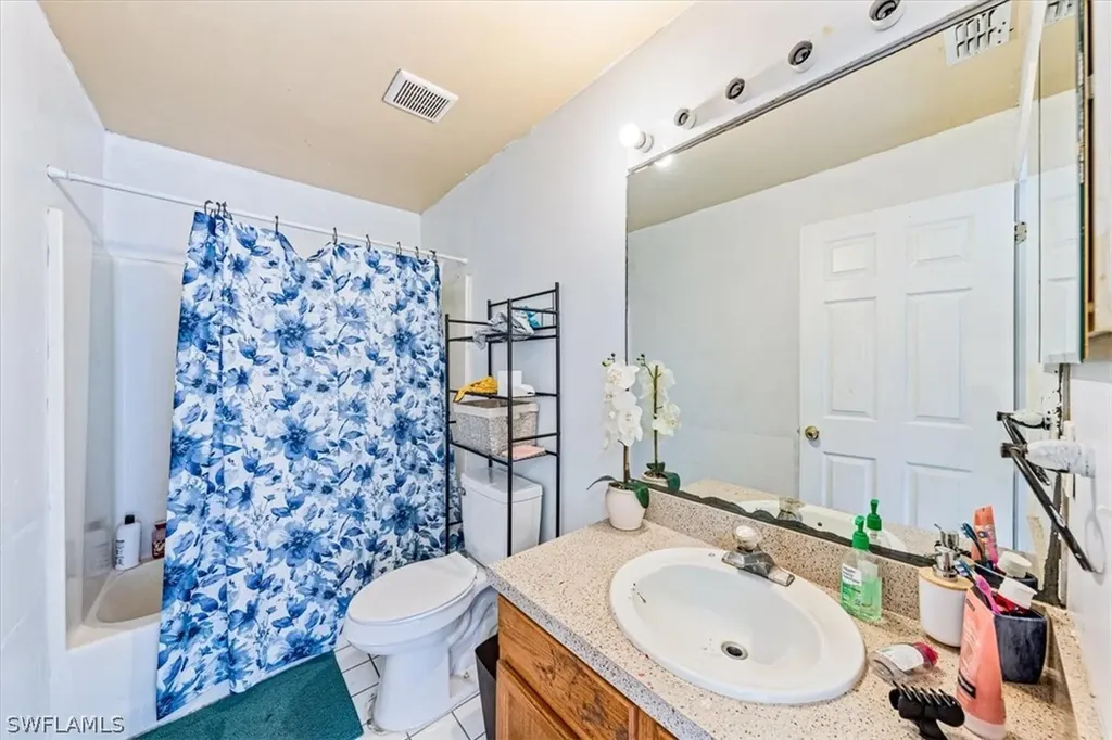 5225-5227 29th Street SW Lehigh Acres FL 33973