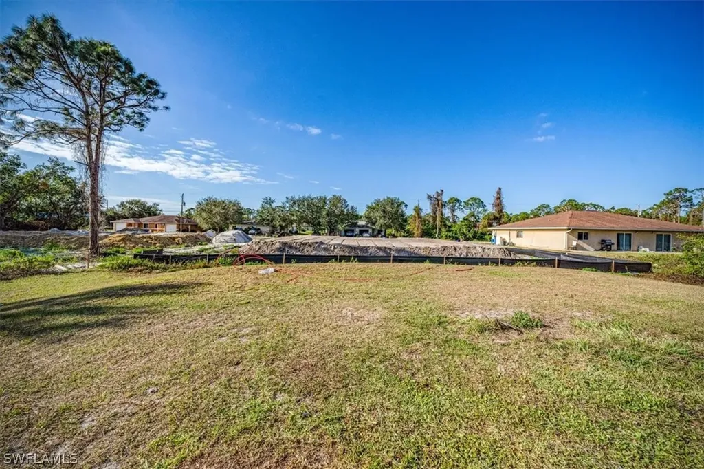 5225-5227 29th Street SW Lehigh Acres FL 33973