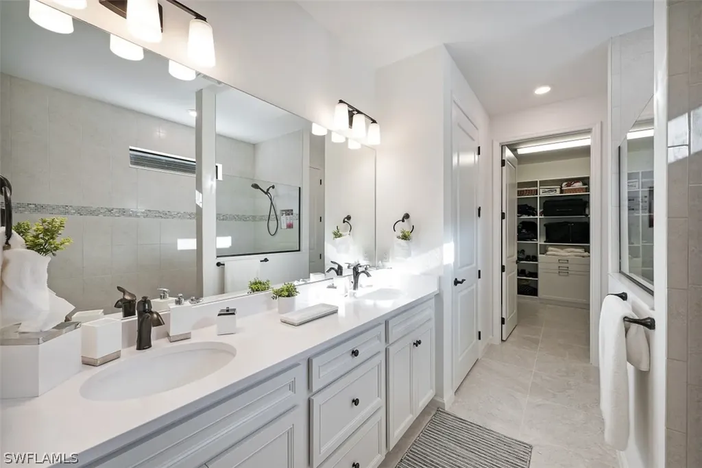 9367 Greyhawk Trail Naples FL 34120