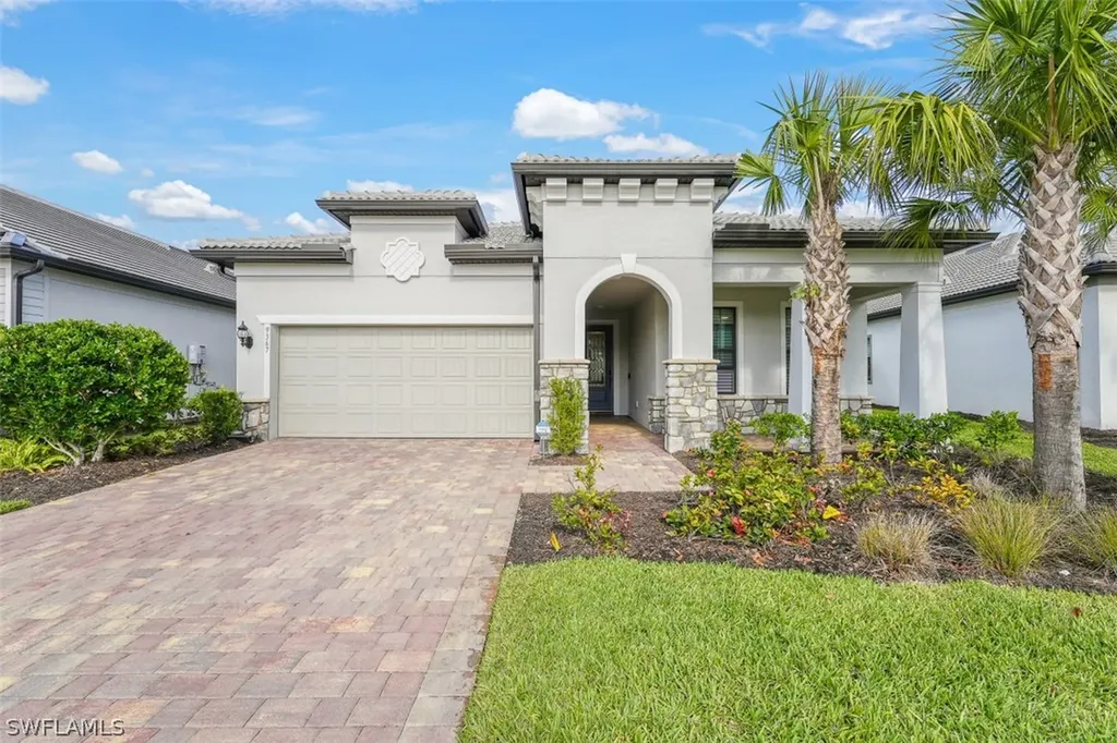 9367 Greyhawk Trail Naples FL 34120