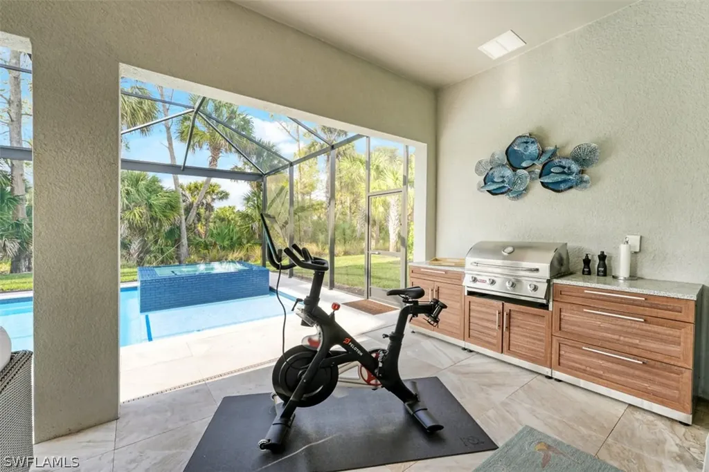 9367 Greyhawk Trail Naples FL 34120