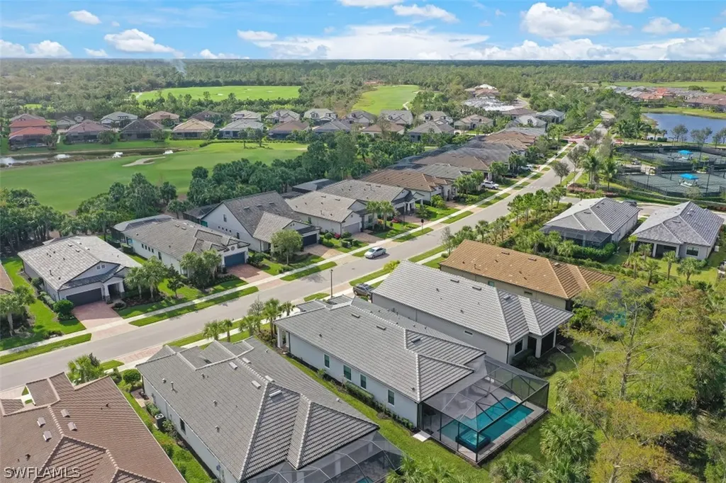9367 Greyhawk Trail Naples FL 34120
