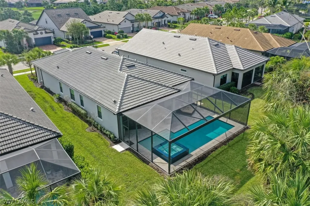 9367 Greyhawk Trail Naples FL 34120