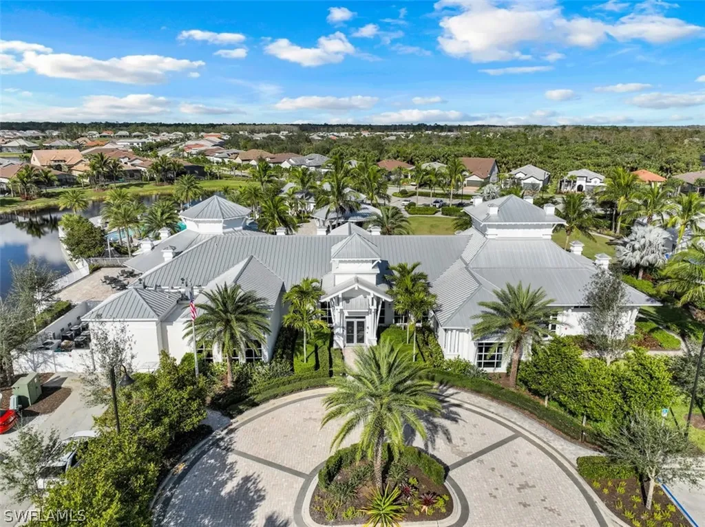 9367 Greyhawk Trail Naples FL 34120