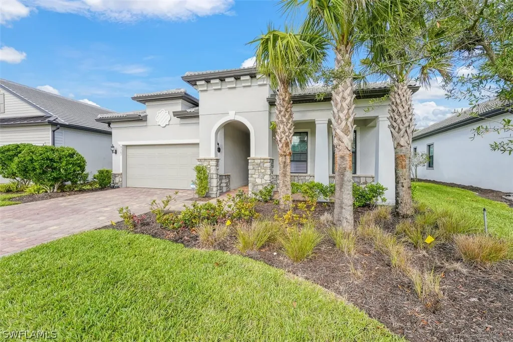 9367 Greyhawk Trail Naples FL 34120