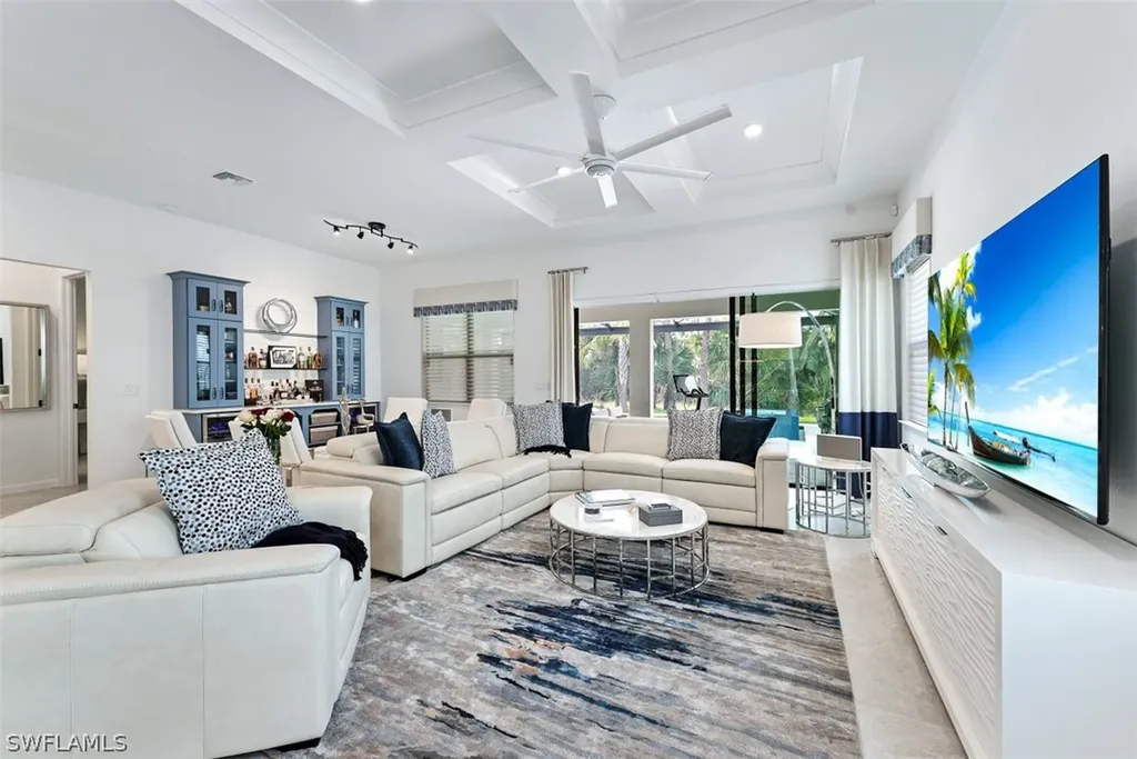 9367 Greyhawk Trail Naples FL 34120