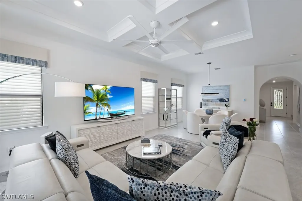 9367 Greyhawk Trail Naples FL 34120