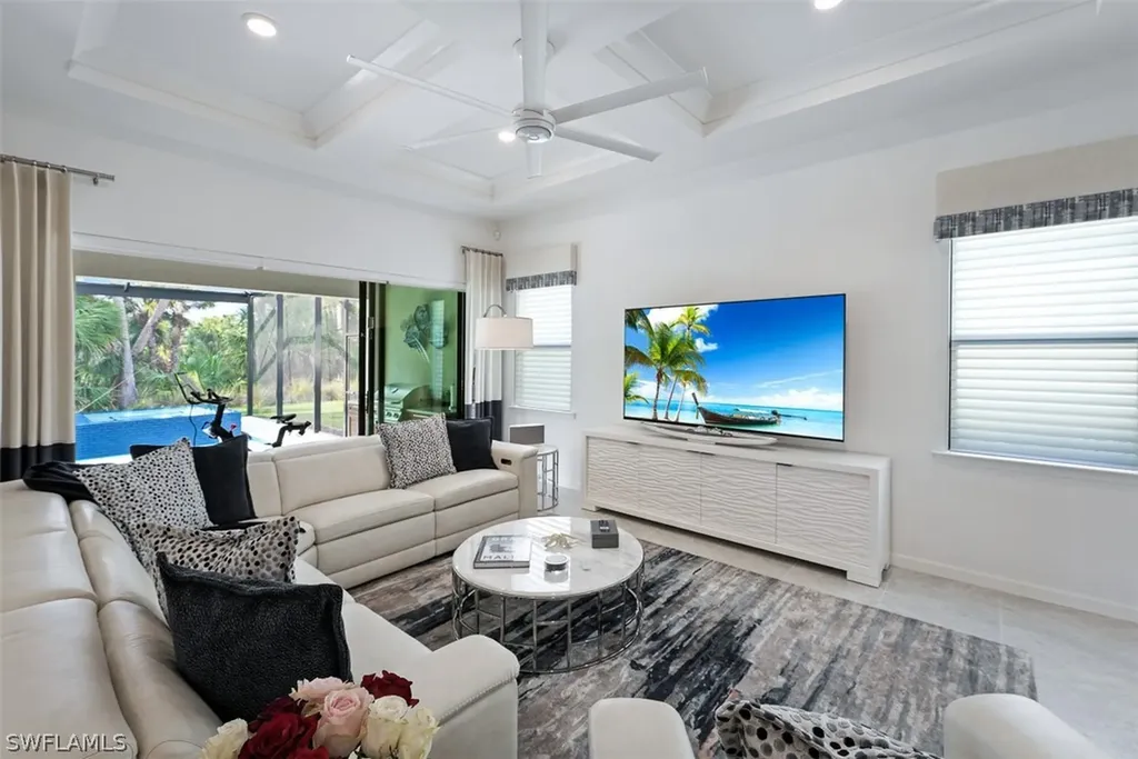 9367 Greyhawk Trail Naples FL 34120
