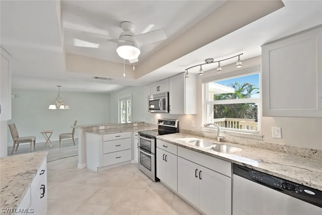 617 E Rocks Drive Sanibel FL 33957