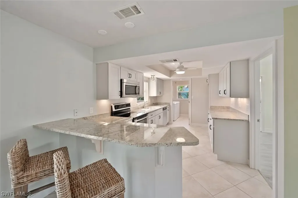 617 E Rocks Drive Sanibel FL 33957