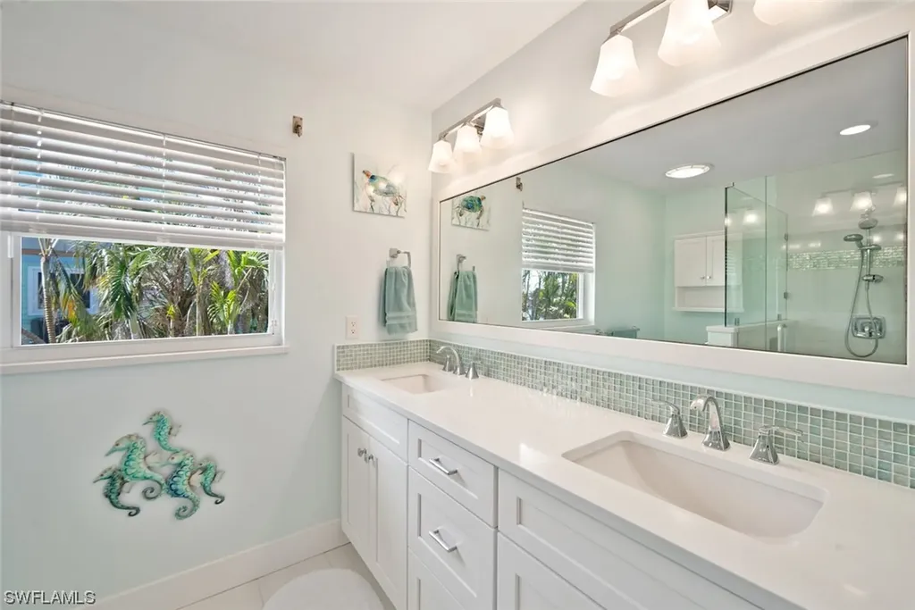 617 E Rocks Drive Sanibel FL 33957