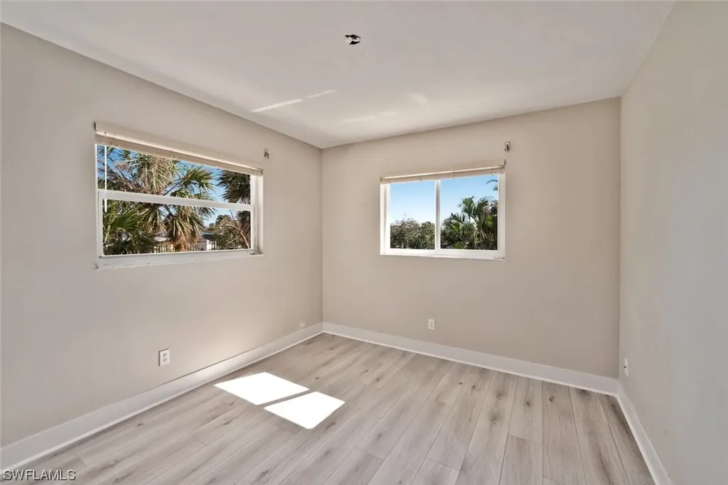 617 E Rocks Drive Sanibel FL 33957