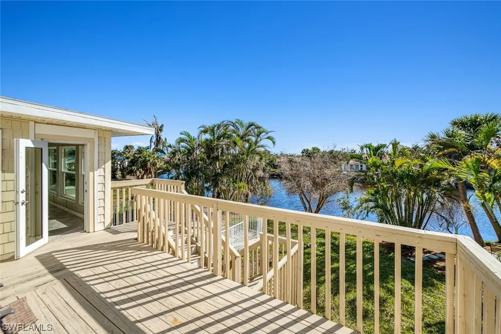 617 E Rocks Drive Sanibel FL 33957