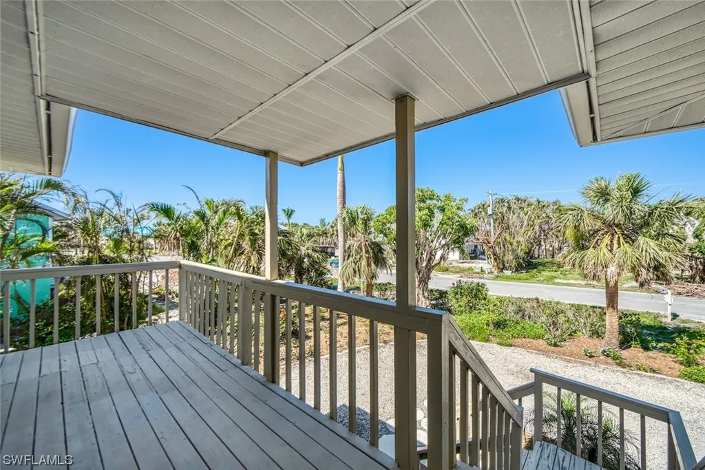 617 E Rocks Drive Sanibel FL 33957