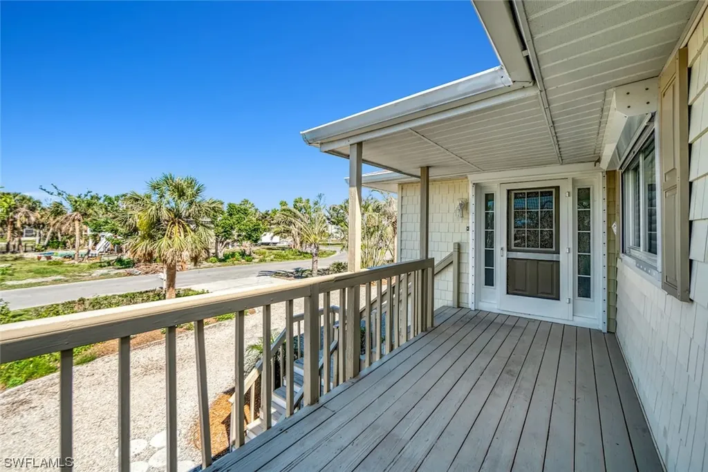 617 E Rocks Drive Sanibel FL 33957