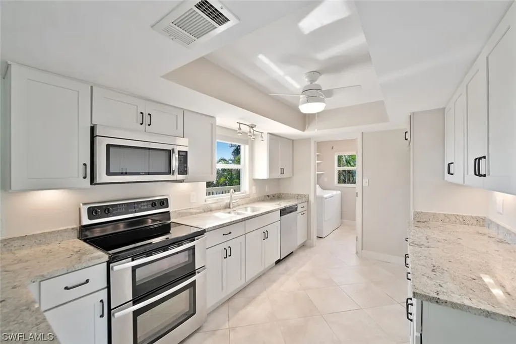617 E Rocks Drive Sanibel FL 33957