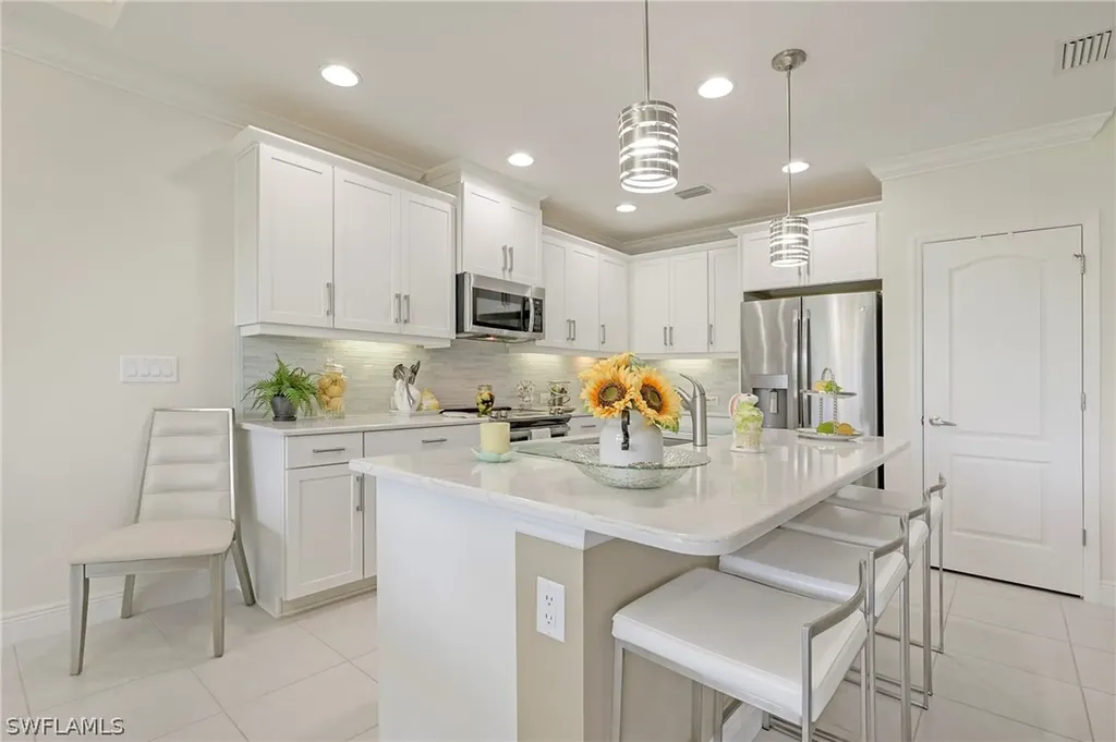 6960 Avalon Circle Naples FL 34112