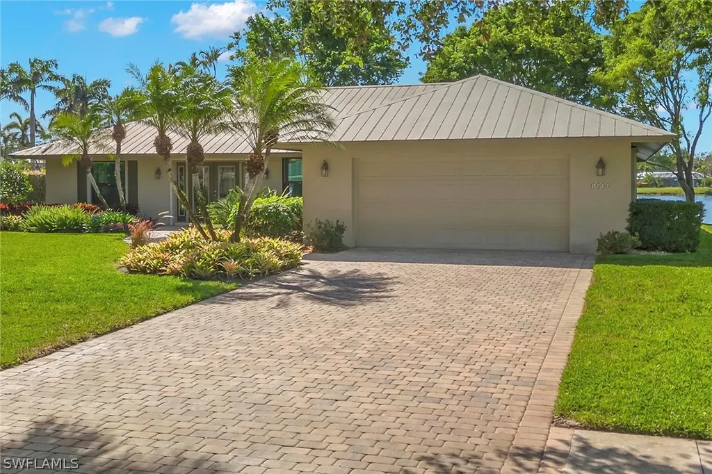 1130 Nottingham Drive Naples FL 34109