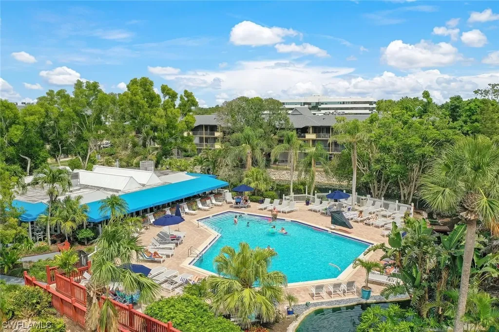 Naples FL, 600 Neapolitan Way, Unit 238