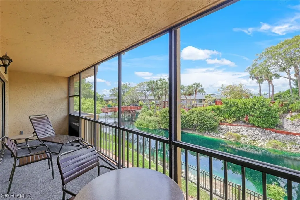 600 Neapolitan Way Naples FL 34103