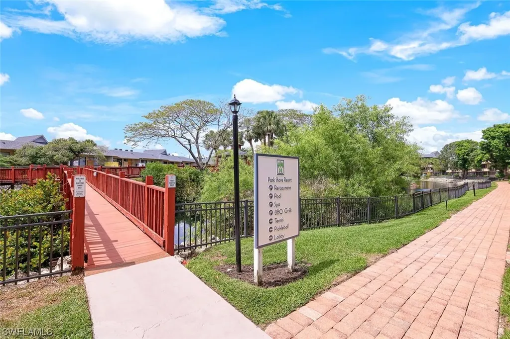 600 Neapolitan Way Naples FL 34103