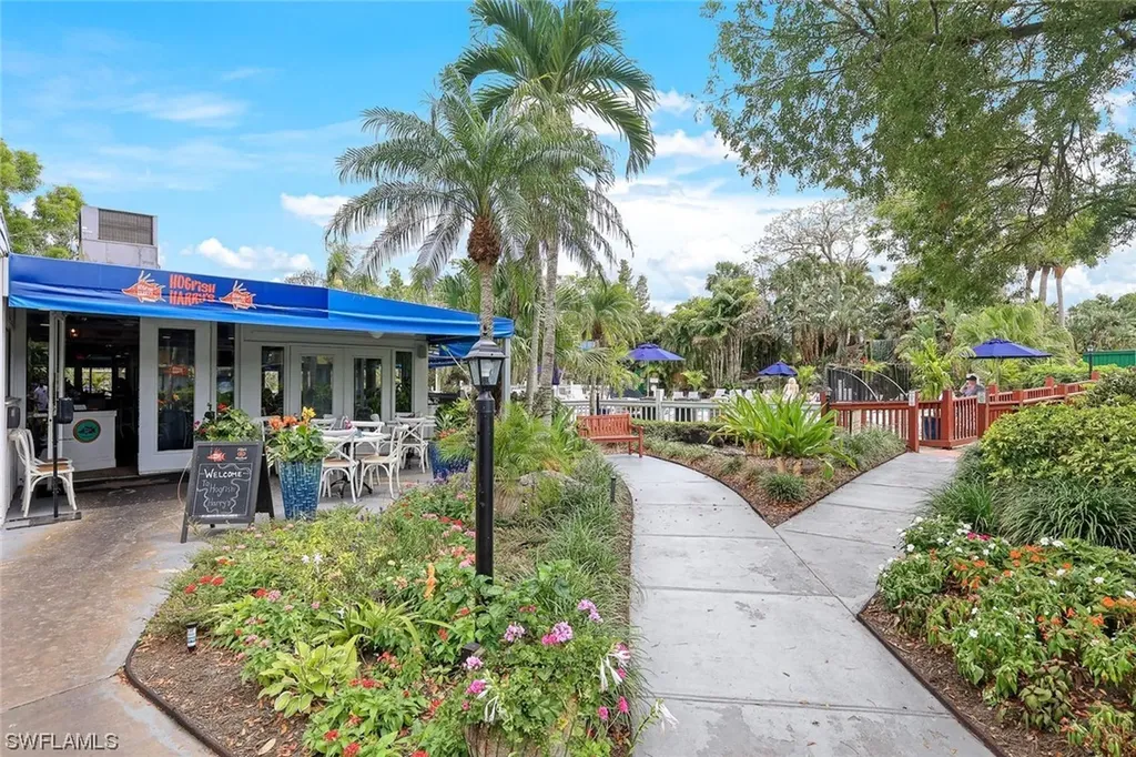 600 Neapolitan Way Naples FL 34103