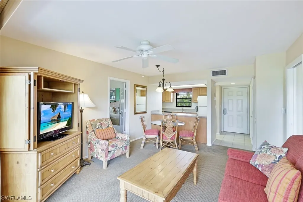 600 Neapolitan Way Naples FL 34103
