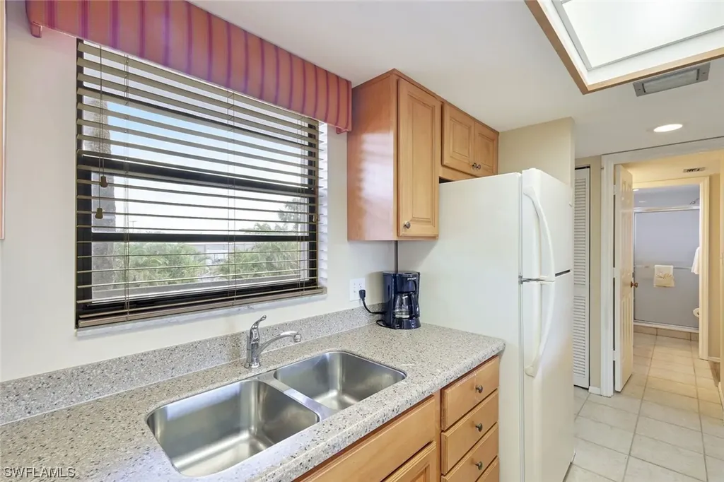 600 Neapolitan Way Naples FL 34103