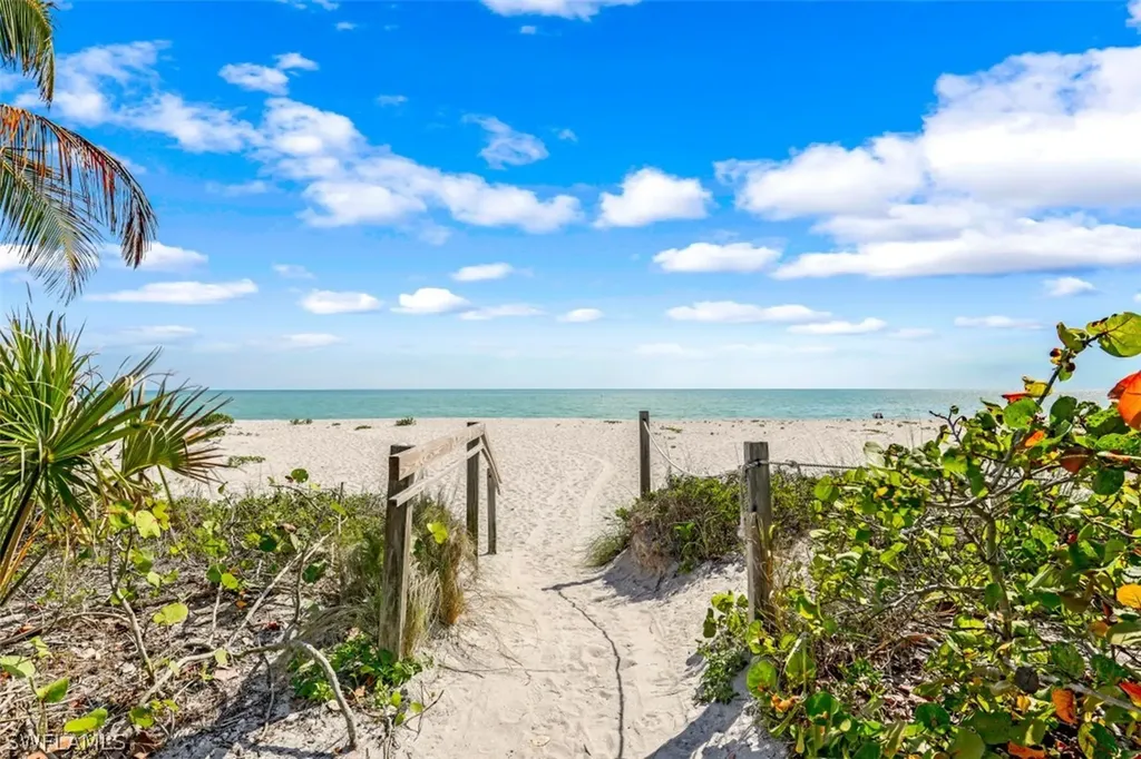 4427 Gulf Pines Drive Sanibel FL 33957
