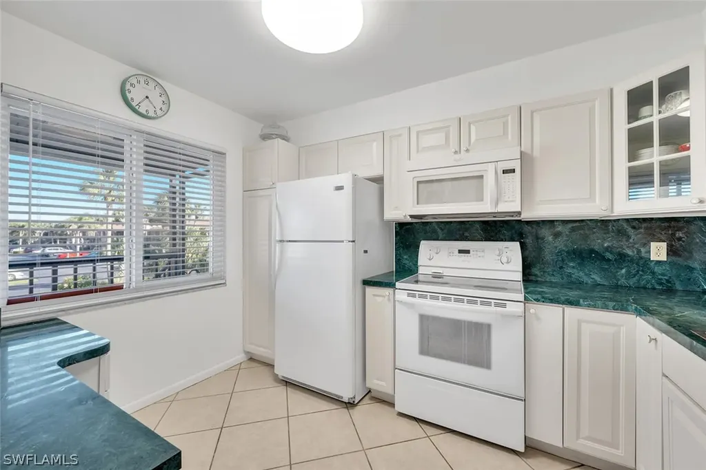 3667 Arctic Circle Naples FL 34112