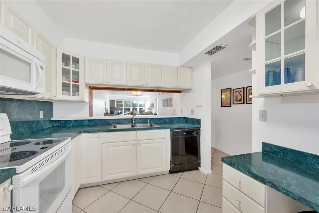 3667 Arctic Circle Naples FL 34112
