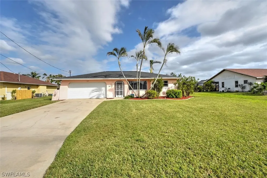 1027 SE 19th Place Cape Coral FL 33990