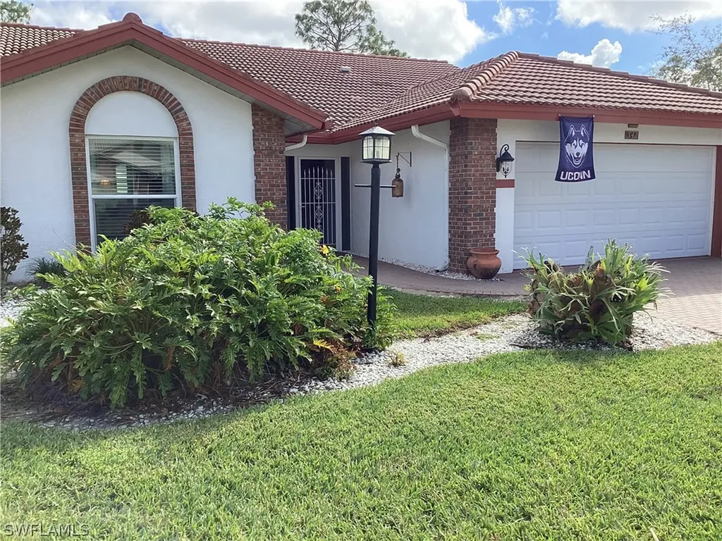 542 Countryside Drive Naples FL 34104