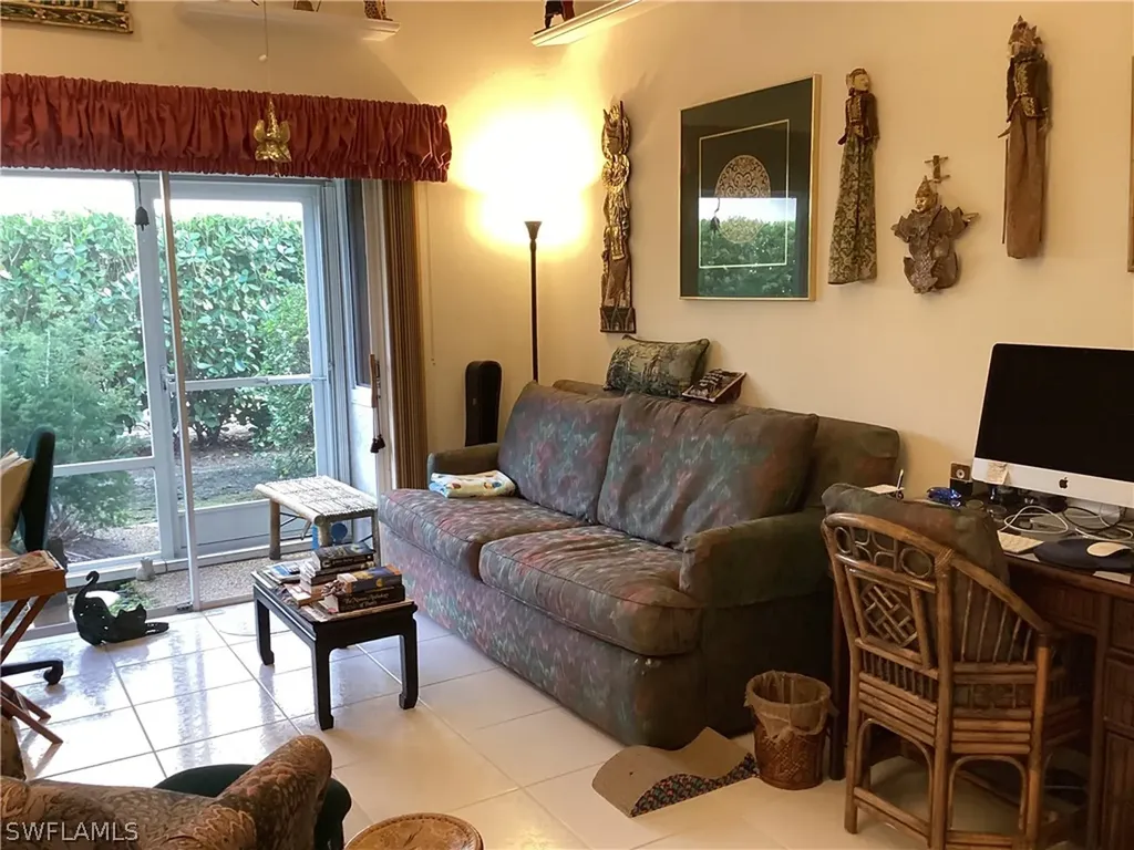 542 Countryside Drive Naples FL 34104