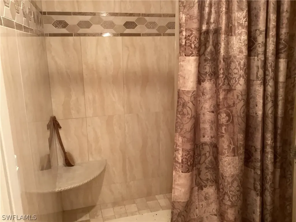 542 Countryside Drive Naples FL 34104