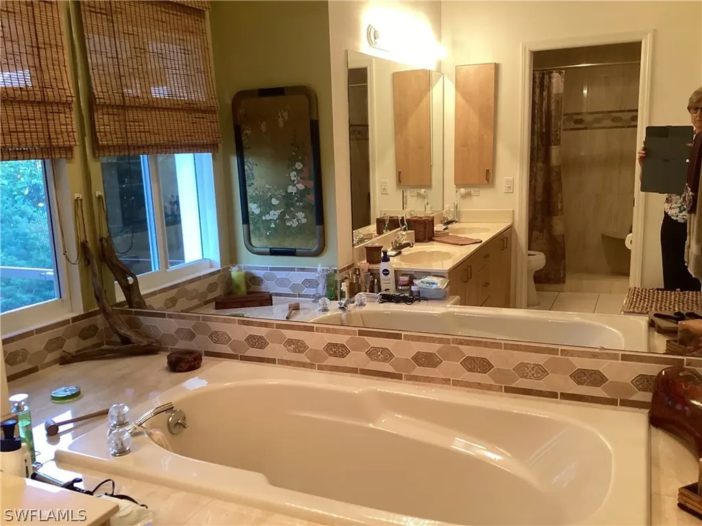 542 Countryside Drive Naples FL 34104