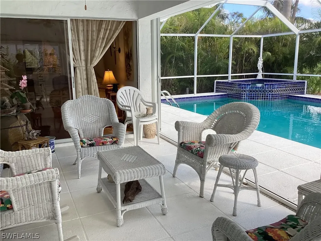 542 Countryside Drive Naples FL 34104