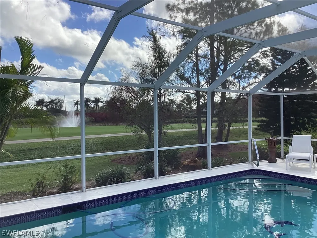 542 Countryside Drive Naples FL 34104