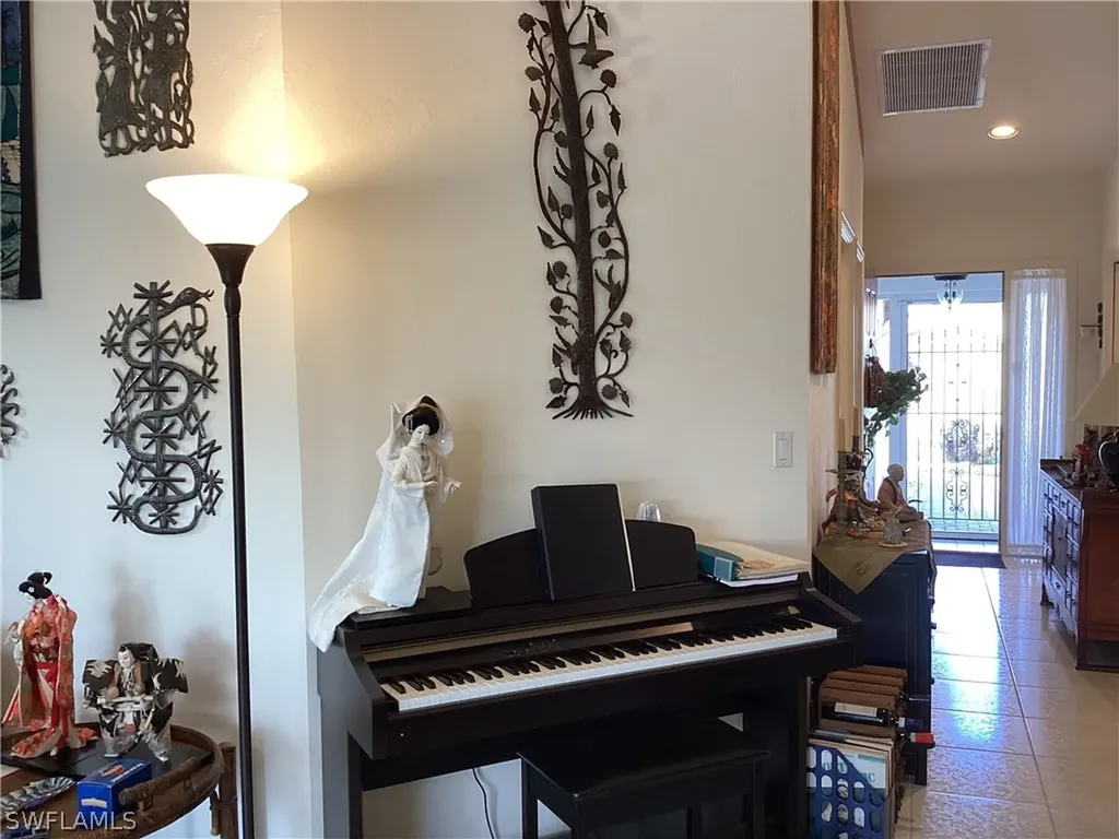 542 Countryside Drive Naples FL 34104