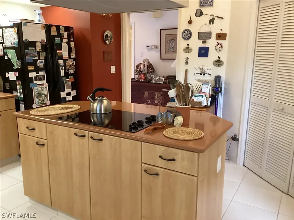 542 Countryside Drive Naples FL 34104