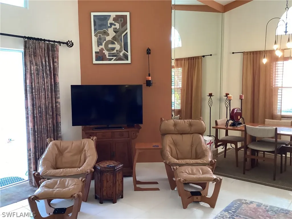 542 Countryside Drive Naples FL 34104