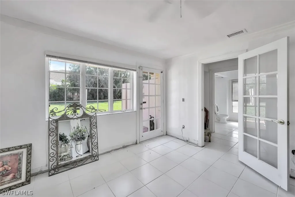 3000 Crayton Road Naples FL 34103