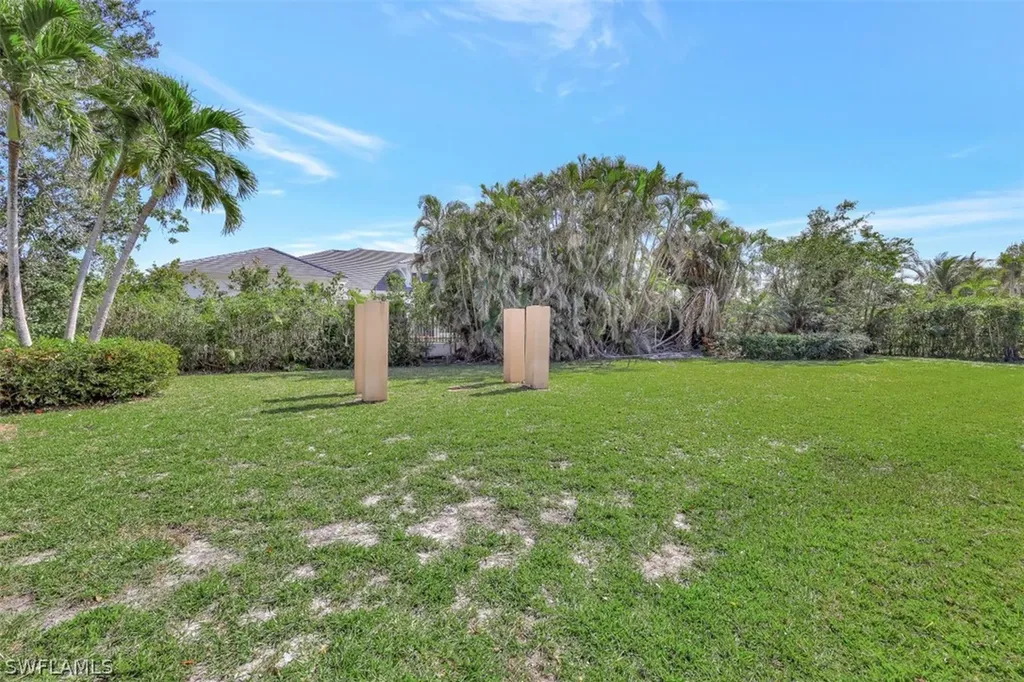 3000 Crayton Road Naples FL 34103