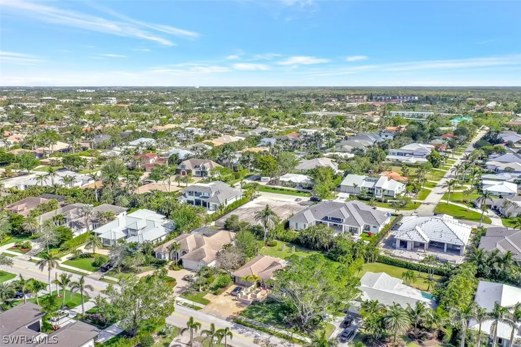 3000 Crayton Road Naples FL 34103