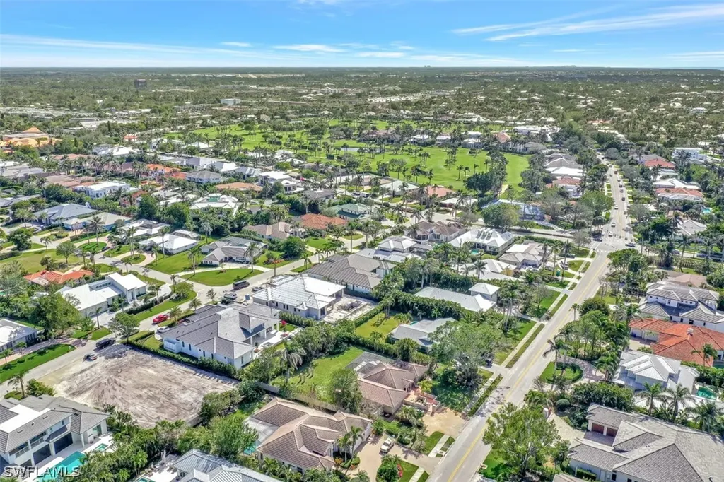 3000 Crayton Road Naples FL 34103