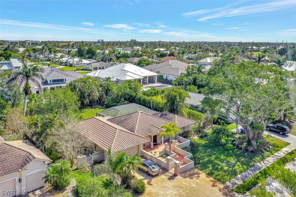 3000 Crayton Road Naples FL 34103
