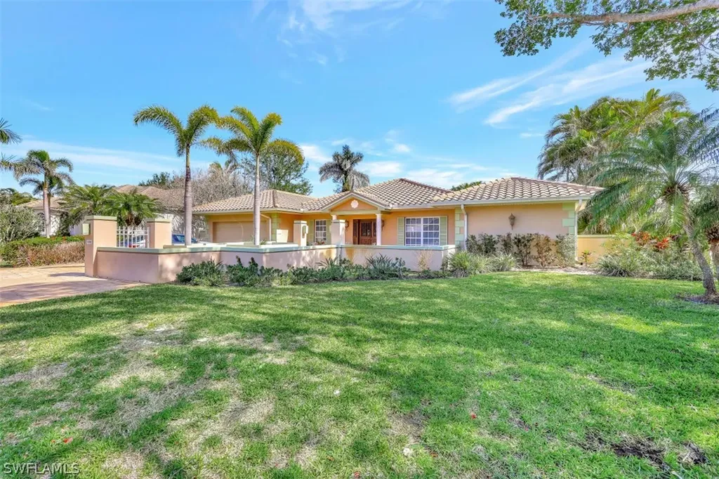3000 Crayton Road Naples FL 34103