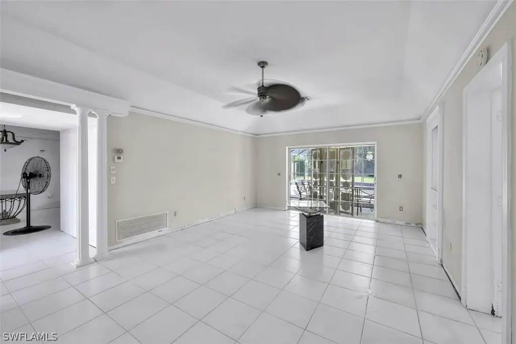 3000 Crayton Road Naples FL 34103